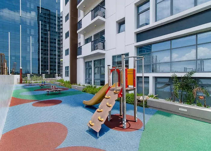 Aparthotel Omp T1-6h, & Pool Access, Near Airport, Fast Wifi, Netflix