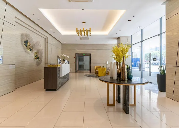 Aparthotel Omp T1-6h, & Pool Access, Near Airport, Fast Wifi, Netflix