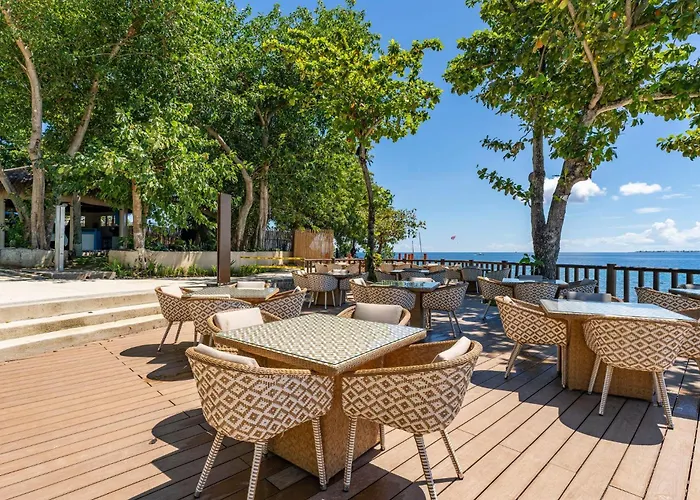Omp T1-6h, & Pool Access, Near Airport, Fast Wifi, Netflix Aparthotel