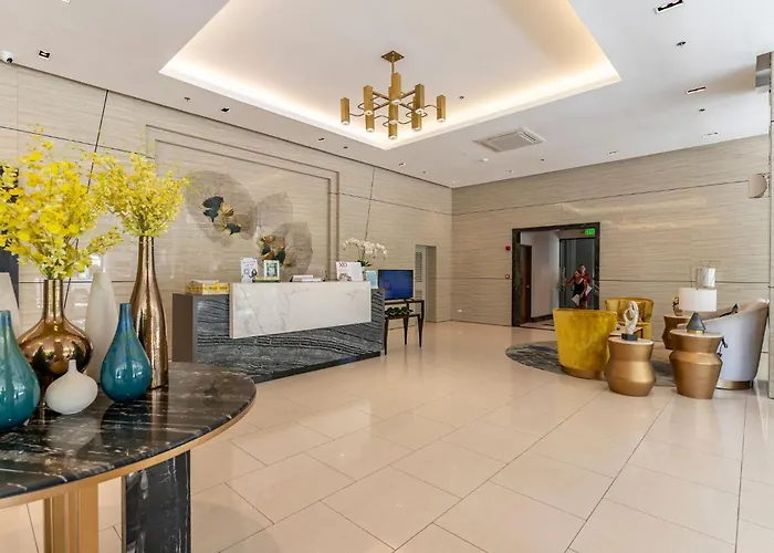 Omp T1-6h, & Pool Access, Near Airport, Fast Wifi, Netflix Aparthotel