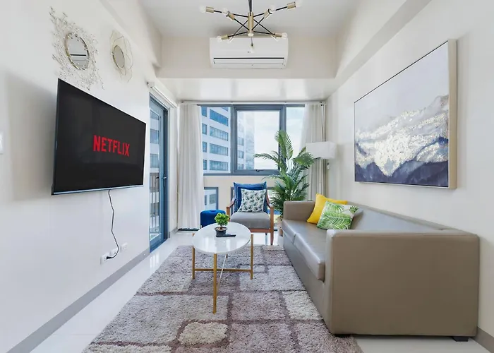 Omp T1-6h, & Pool Access, Near Airport, Fast Wifi, Netflix