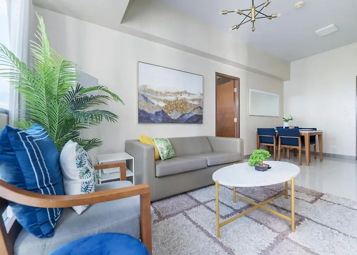 Omp T1-6h, & Pool Access, Near Airport, Fast Wifi, Netflix Aparthotel